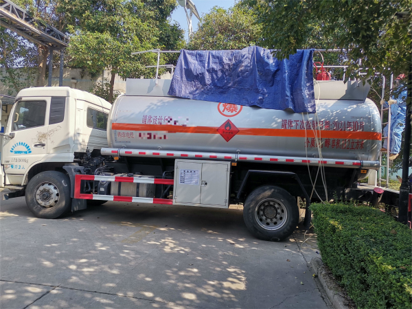 福世蓝高分子复合材料成功应用于危险品运输罐车，大幅提升防腐性能
